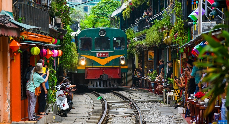 Day 2: Hanoi - City Tour - Night Train To Lao Cai (Breakfast, Lunch)